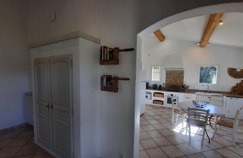 Cabrieres-d'Avignon House | In PROVENCE, Face IN LUBERON, A LITTLE PIECE OF PARADISE, PRIVATE VILLA FOR 6 Pers