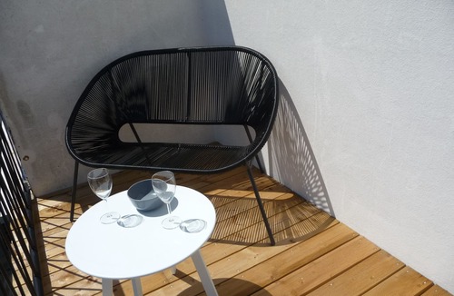 Royan Apartment | In Royan, Beautiful apartment 100 m from the beach and the city center with sea view