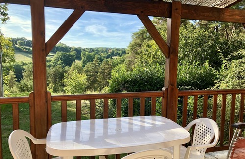 Coux-et-Bigaroque-Mouzens Cottage | In the center of Périgord Noir (SARLAT 20 Km)- LE COUX et BIGAROQUE. Périgourdine house with swimming pool, beautiful panorama on valley, on property of 6 ha.