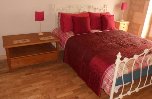 Nanteuil-en-Vallee Bed & Breakfast | In the centre of the beautiful village of Nanteuil en Vallee