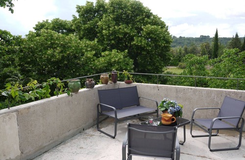 Mollans-sur-Ouveze House | In the shade of the lime tree