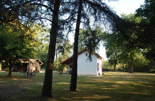 Lencouacq House | In the shade of the great oaks or in front of a roaring fire