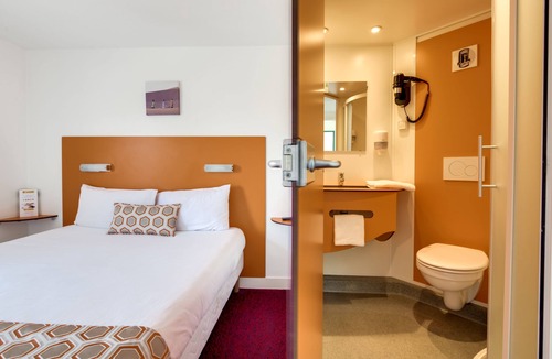 Eysines Hotel | initial by balladins Bordeaux/Eysines