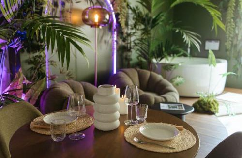 Uzerche Apartment | Insolite aventure exotique