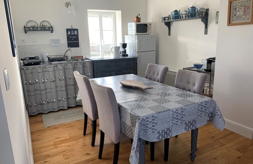 Chaillevette Apartment | IR4, Guest apartment 4 people in old mill, pool, near Royan