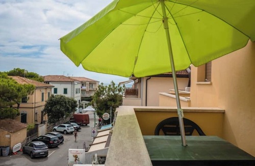 Marina di Castagneto Carducci Apartment | [Sea View] Elegant Apartment with Balcony