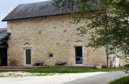 Saint-Vincent-sur-l'Isle Apartment | Joli hébergement de caractère en bord de rivière