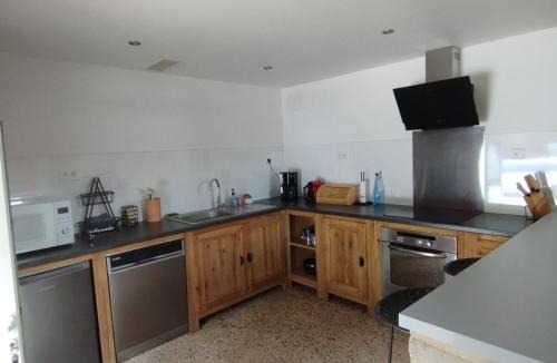 Saint-Vincent-sur-l'Isle Apartment | Joli hébergement de caractère en bord de rivière