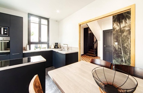 Mauleon House | Jolie m'Home*Le Puy du Fou*7 bedrooms, 5 bathrooms, 5 toilets, beds made