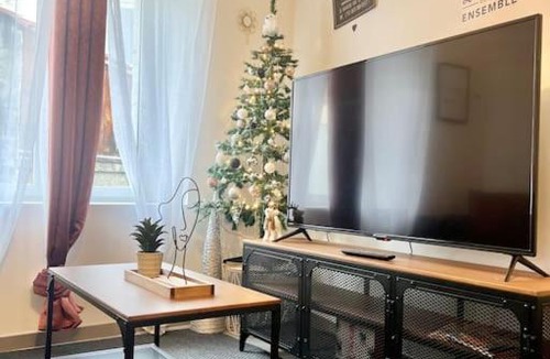 Ruelle-sur-Touvre House | Jolie maison 2 chambres - CLIM MOBILE - TV - Proche d un lac
