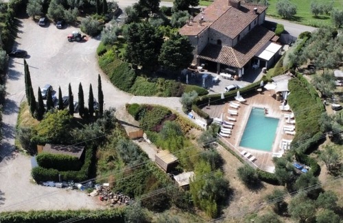 Santa Cristina a Mezzana Bed & Breakfast | L' Agriturismo Sottototno located in the heart of Tuscan nature