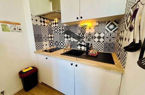 Rochefort Apartment | L'AUTHENTIQUE 3 Downtown, opposite the spa