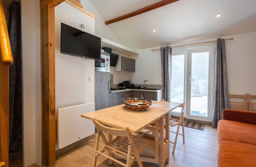 Monein Apartment | L'Azuré de Monein – Renovated Duplex with Breathtaking View, Private Pool, Garden, and Mezzanine