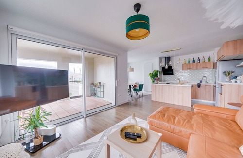 Bassins a Flot Apartment | L'EMBLEM - Incroyable vue sur la Cité du vin