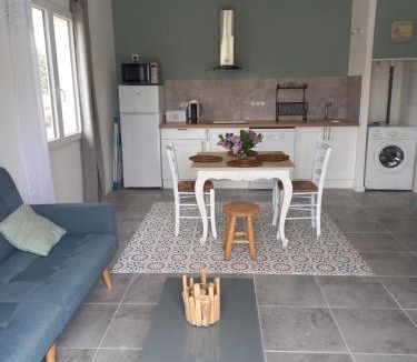 Aramon House | L'EN HAUT