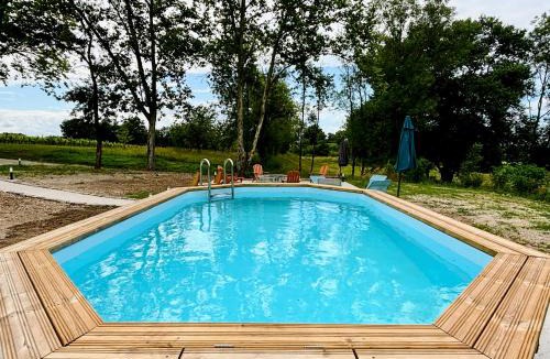 Verac House | L'Eperonnette, cozy house with swimming pool, surrounded by vineyard, near St Emilion
