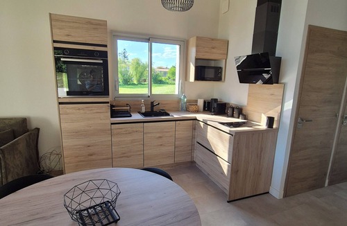 Mortagne-sur-Gironde House | L'Etel - House with outdoor spa and electric bikes