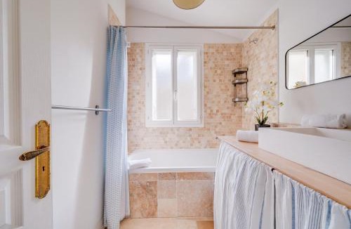 Saint-Michel Apartment | L'Odéia - Chamant appt en plein coeur de Bordeaux