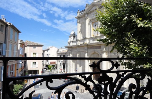 L'Isle-sur-la-Sorgue Apartment | L'Olivier sur le Toit - Magnificent Provencal Duplex