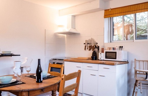 Les 3 Cites Apartment | La berge du Clain - Joli appartement à Poitiers