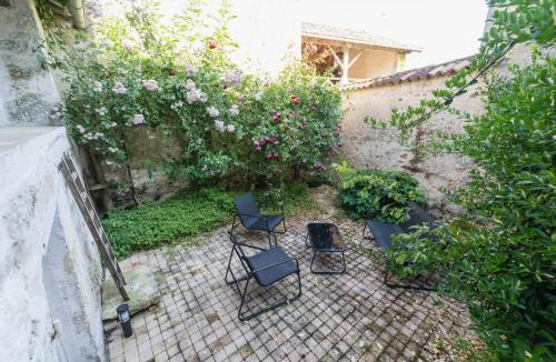 Sanxay House | La Bonbonnière maison de ville 10 personnes