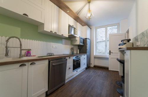 Sanxay House | La Bonbonnière maison de ville 10 personnes