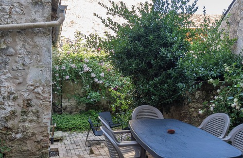 Sanxay House | La Bonbonnière, town house for 10 people