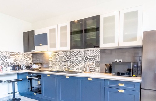 Jonzac Apartment | LA BUANDERIE - Large two-bedroom apartment, luxurious appointments!