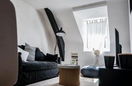 Brive-la-Gaillarde Apartment | La Cachette d Artistes - 1 Chambre