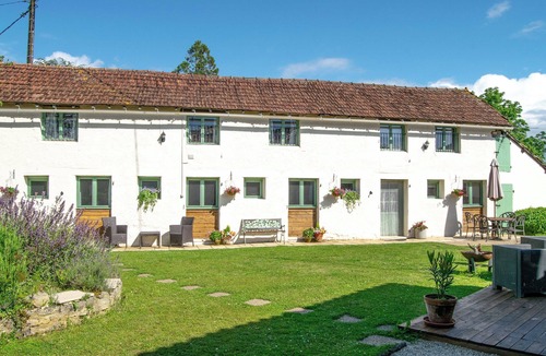 Chaunay House | La Charronnière: Exclusive rental