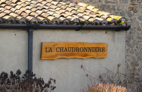 Bressuire Cottage | La Chaudronnière, 8/10 seater gîte near Puy du Fou
