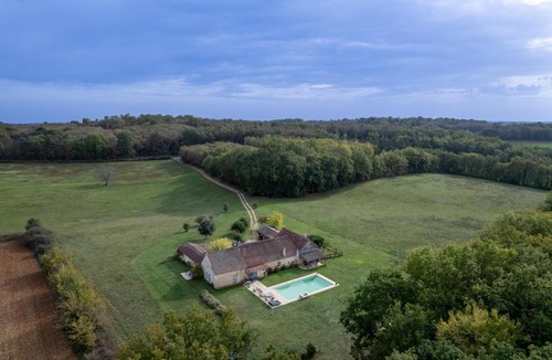 Sainte-Alvere-Saint-Laurent-les-Batons Bed & Breakfast | La chaumière