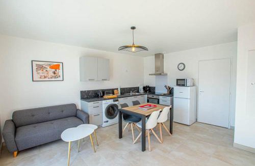 Les Mathes House | LA CORVETTE Maison avec piscine/parking/wifi/plages 5kms