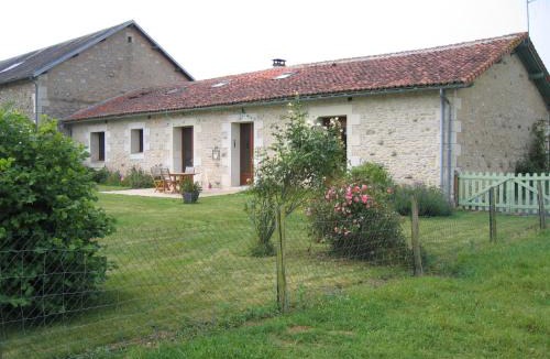 Savigny-Levescault House | La Fermette Aux Lamas