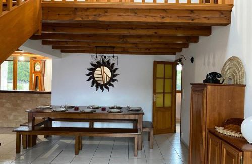 Savigny-Levescault House | La Fermette Aux Lamas
