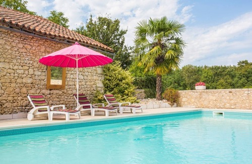 Valeuil Villa | La Gerbaudie - Four Bedroom Villa, Sleeps 10