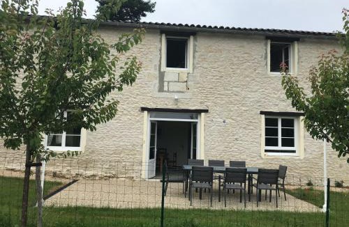 Chaniers House | La grange du Logis du Plessis