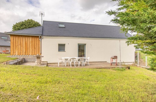 Saix House | La Grange Royale - Two Bedroom House, Sleeps 6