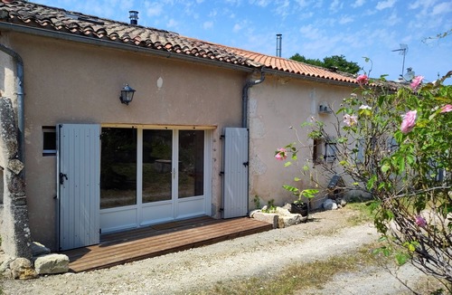 Saint-Meard-de-Gurcon House | La longère aux agrumes: swimming-pool gite garden-forest