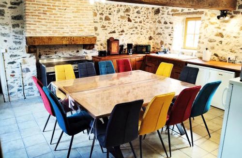 La Foret-sur-Sevre House | la longère du plessis Mornay, 30 min du Puy du fo, wifi, parking, jardin
