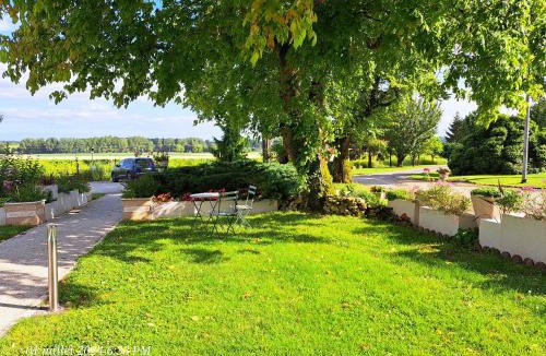 Moings Apartment | La Métairie au milieu des vignes
