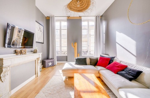 Bordeaux Golden Triangle Apartment | La Mably Family - Apt spacieux