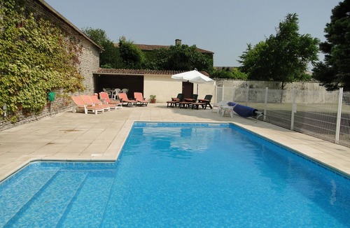 Bouin Apartment | La Maison De La RosarienEscape to the ultimate French countryside haven