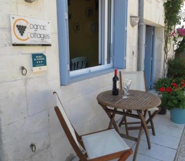 Bourg-Charente House | La Maison du Bonheur