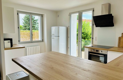 Centre Ville House | La Maison du Quai : Charme et Confort au Bord de la Sèvre Niortaise