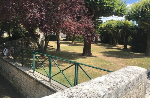 Aulnay House | La Maison Saint Pierre, Aulnay