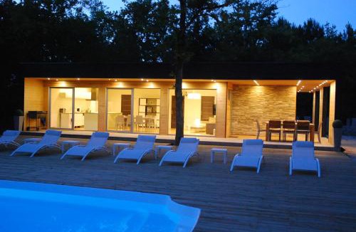 Grayan-Et-L'Hopital Villa | La Maourelle, piscine chauffée, sauna, 250 m de terrasse, pingpong, vélos