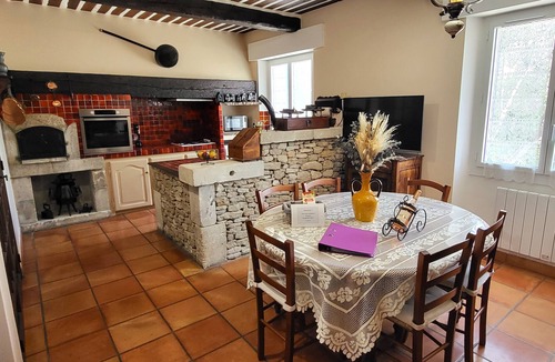 L'Isle-sur-la-Sorgue Villa | La Massette du Cheval Blanc * Villa of Character in stone