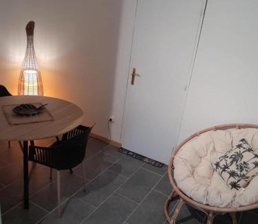 Dun-le-Palestel Apartment | La paloma