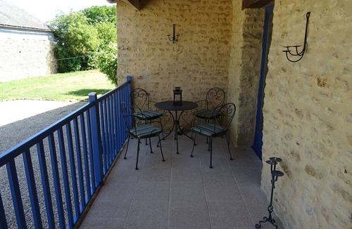 Oiron Cottage | La Petite Maison Bleue - New Gite with heated pool